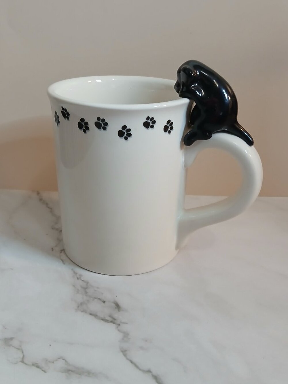 2001 Big Sky Carvers Canine Collection-Black Dog Sitting on Edge of Large Mug